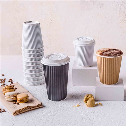 HE_Vee Insulated Cups_Lifestyle_3429100 copy